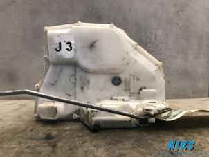 Używane Mechanizm blokady drzwi prawych przednich wersja 4-drzwiowa Suzuki Swift (ZA/ZC/ZD1/2/3/9) 1.3 VVT 16V Cena na żądanie oferowane przez Niks autodemontage