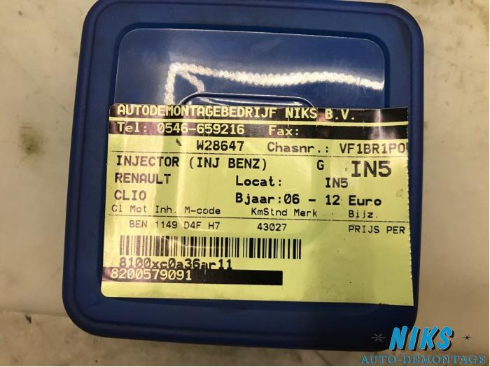 Injector (benzine injectie) van een Renault Clio 2009