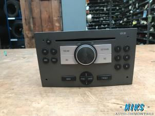 Begagnade Radio Opel Zafira B Pris på förfrågan erbjuds av Niks autodemontage