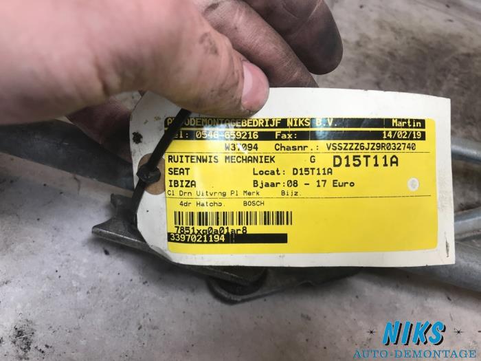 Torkarmekanism från en Seat Ibiza IV (6J5) 1.9 TDI 105 2008