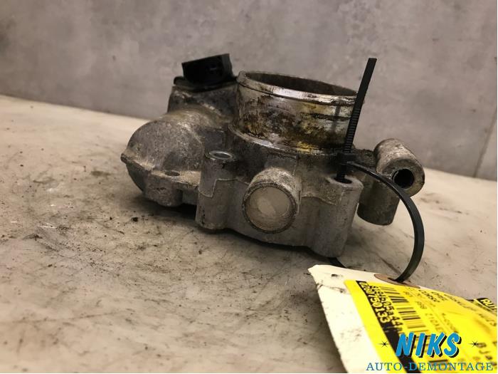 Gasklephuis van een Opel Corsa D 1.0 2007