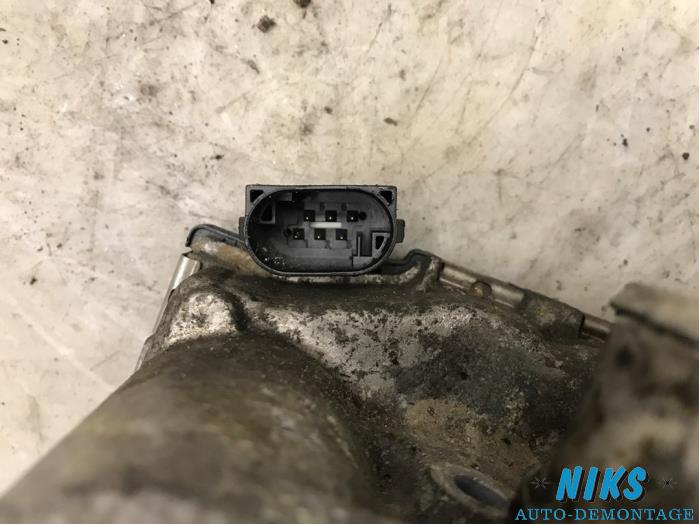 Gasklephuis van een Opel Corsa D 1.0 2007