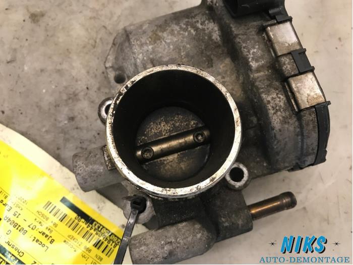 Gasklephuis van een Opel Corsa D 1.0 2007