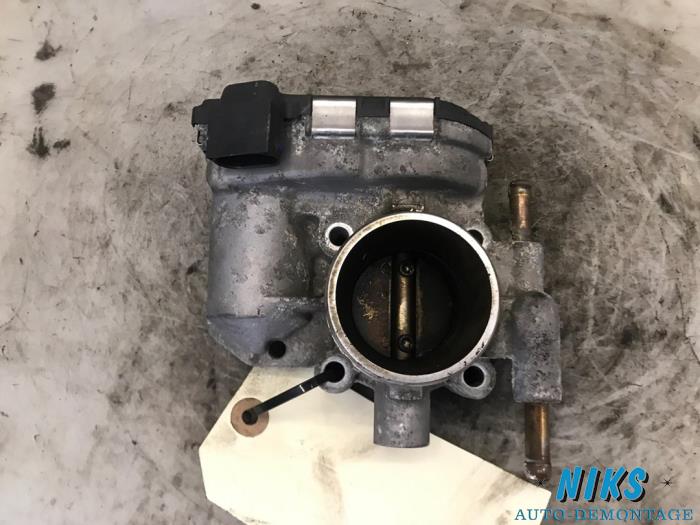 Drosselklappengehäuse van een Opel Corsa 2010