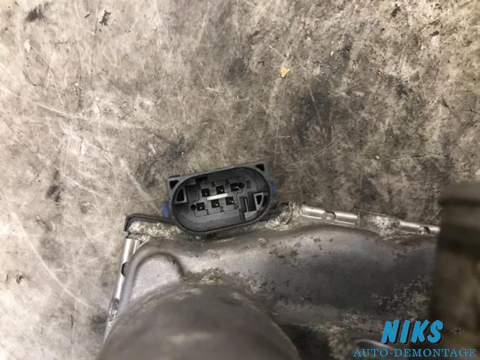 Drosselklappengehäuse van een Opel Corsa 2010