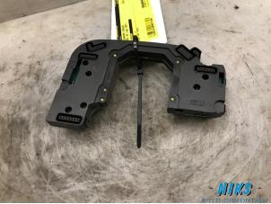 Gebruikte Gier sensor Audi A4 (B7) 1.6 Prijs op aanvraag aangeboden door Niks autodemontage