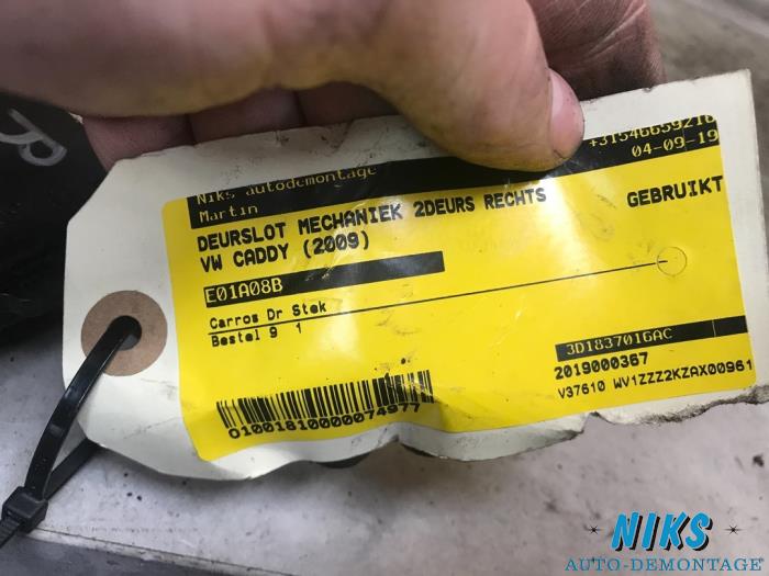 Türschlossmechanik 2-türig rechts van een Volkswagen Caddy Combi III (2KB,2KJ) 2.0 Ecofuel 2009
