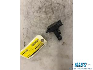 Używane Przeplywomierz powietrza Suzuki Swift (ZA/ZC/ZD1/2/3/9) 1.3 VVT 16V Cena na żądanie oferowane przez Niks autodemontage