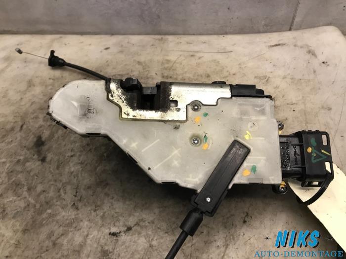 Türschlossmechanik 2-türig rechts van een Peugeot 207/207+ (WA/WC/WM) 1.6 HDi 16V 2007