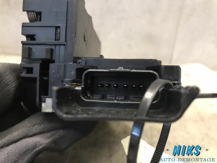 Türschlossmechanik 2-türig rechts van een Peugeot 207/207+ (WA/WC/WM) 1.6 HDi 16V 2007