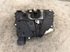 Mecanismo de cerradura de puerta de 2 puertas derecha de un Opel Corsa D 1.4 16V Twinport 2007