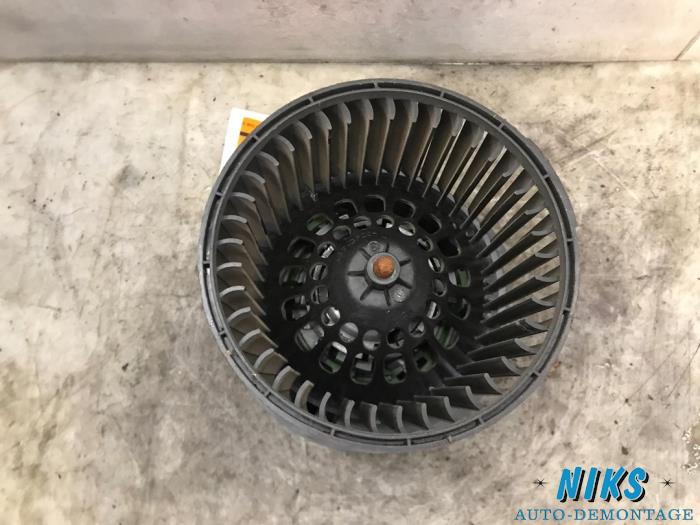 Moteur de ventilation chauffage d'un Dacia Logan MCV III/Sandero Wagon (SD07) 0.9 TCe 90 12V 2017