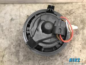 Begagnade Fläktmotor för uppvärmning och ventilation Dacia Logan MCV III/Sandero Wagon (SD07) 0.9 TCe 90 12V Pris på förfrågan erbjuds av Niks autodemontage