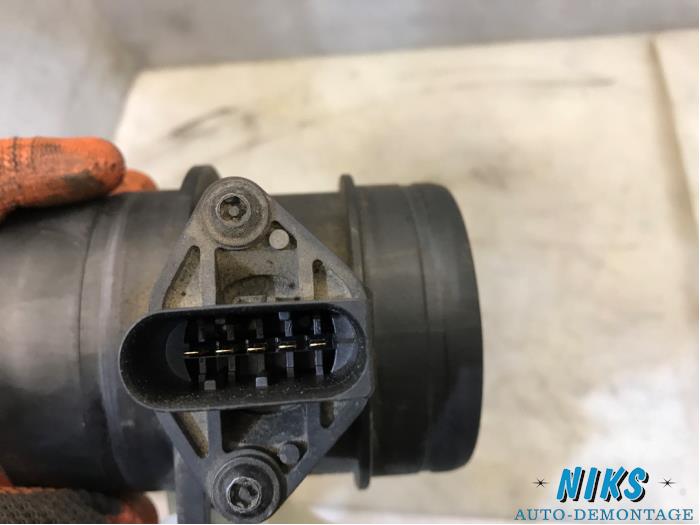 Luchtweger van een Volkswagen Touran (1T1/T2) 2.0 TDI 16V 140 2006