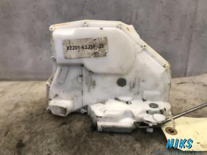 Używane Mechanizm blokady drzwi prawych przednich wersja 4-drzwiowa Suzuki Swift (ZA/ZC/ZD1/2/3/9) 1.3 VVT 16V Cena na żądanie oferowane przez Niks autodemontage