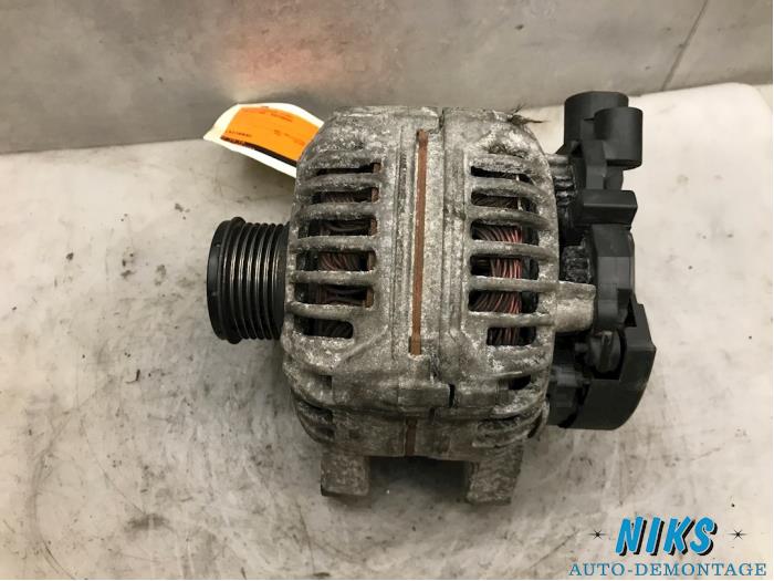 Dynamo van een Peugeot 206 (2A/C/H/J/S) 2.0 XS,XT HDi 2002
