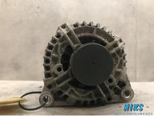 Gebruikte Dynamo Peugeot 206 (2A/C/H/J/S) 2.0 XS,XT HDi Prijs op aanvraag aangeboden door Niks autodemontage