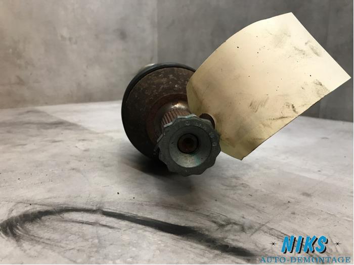 Front drive shaft, right from a Volkswagen Polo V (6R) 1.4 TDI DPF BlueMotion technology 2015