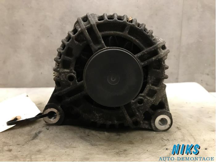 Dynamo from a Citroën C5 I Berline (DC) 2.0 HDi 90 2004