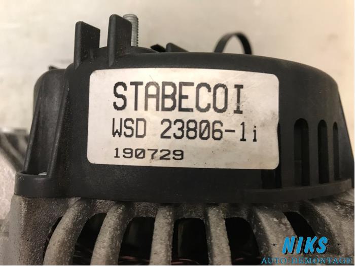Dynamo from a Opel Astra G (F08/48) 1.6 16V 1999