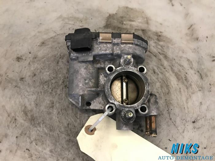 Drosselklappengehäuse van een Opel Corsa C (F08/68) 1.0 12V 2001