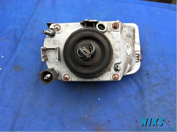 Koplamp rechts van een Renault Express/Rapid/Extra 1.2i 1996