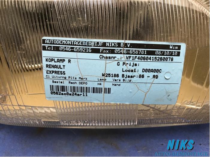 Koplamp rechts van een Renault Express/Rapid/Extra 1.2i 1996