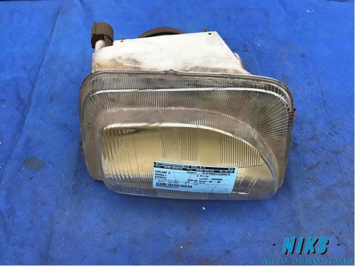 Koplamp rechts van een Renault Express/Rapid/Extra 1.2i 1996