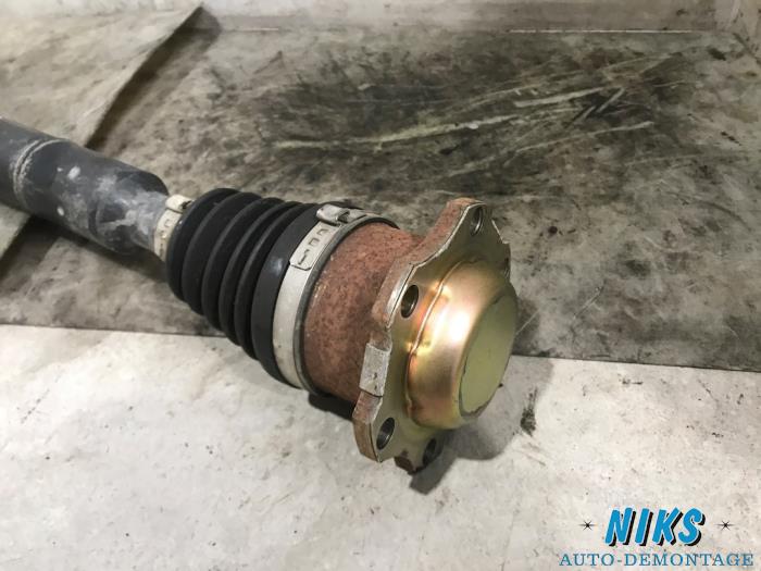 Drivaxel, höger fram från en Skoda Fabia (6Y5) 1.9 TDi 2004