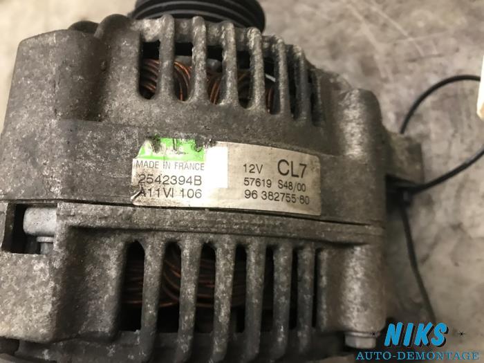 Dynamo van een Peugeot 206 (2A/C/H/J/S) 1.1 XN,XR 2001