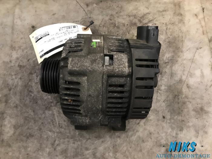 Dynamo van een Peugeot 206 (2A/C/H/J/S) 1.1 XN,XR 2001