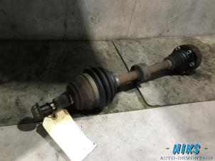 Gebruikte Cardanas links-voor (VWA) Volkswagen New Beetle (9C1/9G1) 1.6 Prijs op aanvraag aangeboden door Niks autodemontage