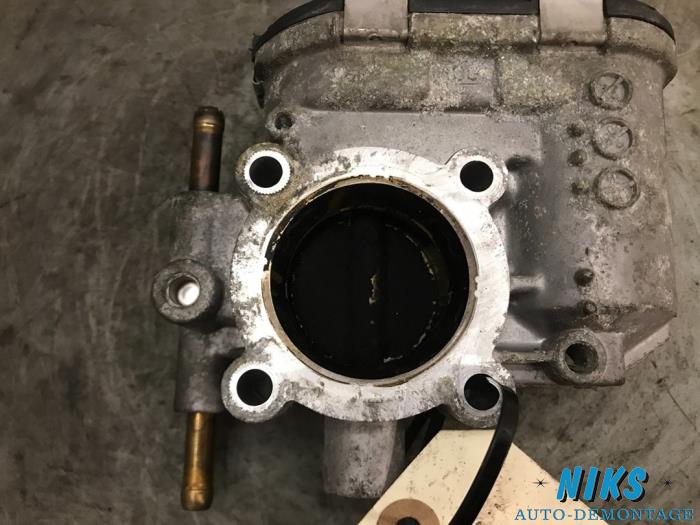 Przepustnica z Opel Corsa C (F08/68) 1.2 16V Twin Port 2005
