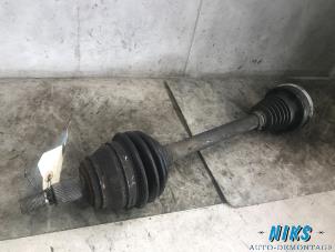 Gebruikte Cardanas links-voor (VWA) Volkswagen New Beetle (9C1/9G1) 1.6 Prijs op aanvraag aangeboden door Niks autodemontage