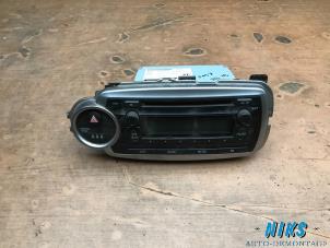 Gebrauchte Radio Toyota Yaris III (P13) 1.0 12V VVT-i Preis auf Anfrage angeboten von Niks autodemontage