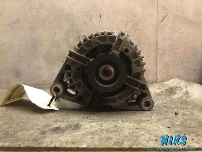 Dynamo from a Opel Astra H GTC (L08) 1.4 16V Twinport 2005