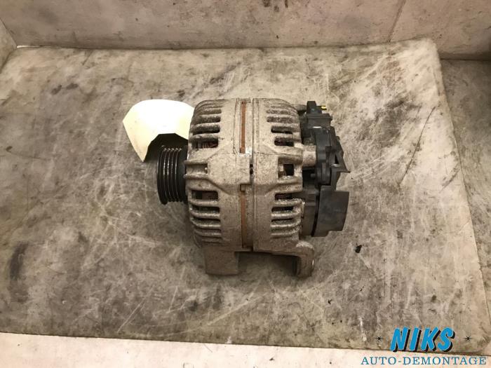 Dynamo from a Opel Astra H GTC (L08) 1.4 16V Twinport 2005