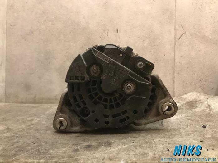 Dynamo from a Opel Astra H GTC (L08) 1.4 16V Twinport 2005