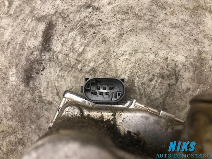 Przepustnica z Opel Astra H (L48) 1.4 16V Twinport 2004