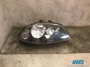 Gebruikte Koplamp rechts Seat Ibiza III (6L1) 1.2 Prijs op aanvraag aangeboden door Niks autodemontage