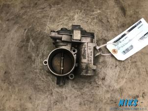 Gebruikte Gasklephuis Peugeot 206 (2A/C/H/J/S) 1.4 16V Prijs op aanvraag aangeboden door Niks autodemontage