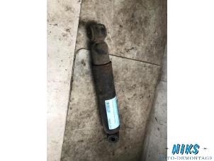 Używane Amortyzator lewy tyl Mercedes Sprinter 2t (901/902) 208 CDI 16V Cena na żądanie oferowane przez Niks autodemontage
