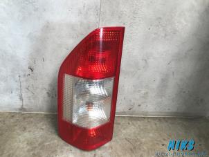 Używane Tylne swiatlo pozycyjne lewe Mercedes Sprinter 2t (901/902) 208 CDI 16V Cena na żądanie oferowane przez Niks autodemontage