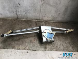 Używane Mechanizm wycieraczki Mercedes Sprinter 2t (901/902) 208 CDI 16V Cena na żądanie oferowane przez Niks autodemontage