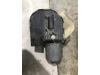 Front wiper motor from a Volkswagen Caddy III (2KA,2KH,2CA,2CH) 1.6 TDI 16V 2014