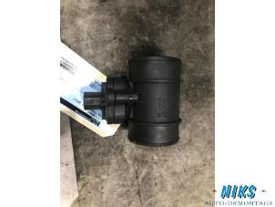 Używane Przeplywomierz powietrza Opel Corsa D 1.2 16V Cena na żądanie oferowane przez Niks autodemontage