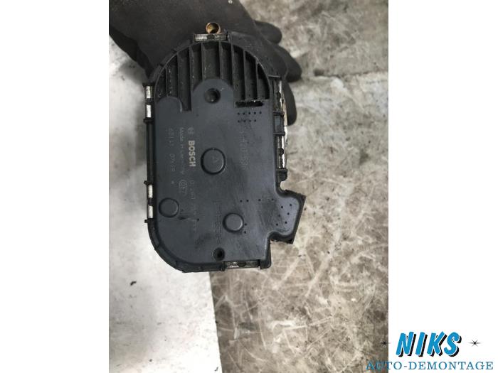 Gasklephuis van een Opel Meriva 1.4 16V Twinport 2006