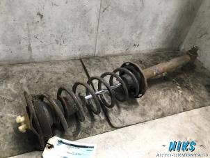 Gebruikte Schokdemperpoot rechts-achter Audi A4 (B5) 1.6 Prijs op aanvraag aangeboden door Niks autodemontage