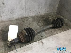 Gebruikte Homokineetas links-voor Volkswagen Golf IV (1J1) 1.9 TDI 110 Prijs op aanvraag aangeboden door Niks autodemontage