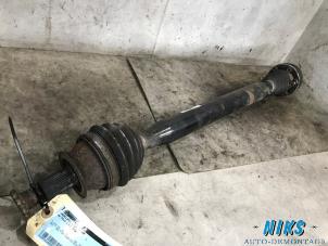 Gebruikte Aandrijfas rechts-voor Volkswagen Polo IV (9N1/2/3) 1.2 12V Prijs op aanvraag aangeboden door Niks autodemontage